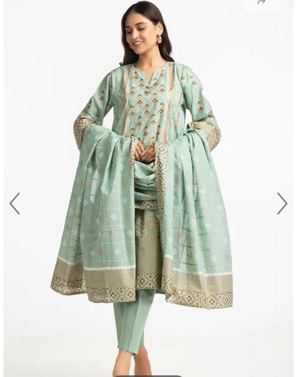 Gul Ahmed’s premium 3-piece stitched suit