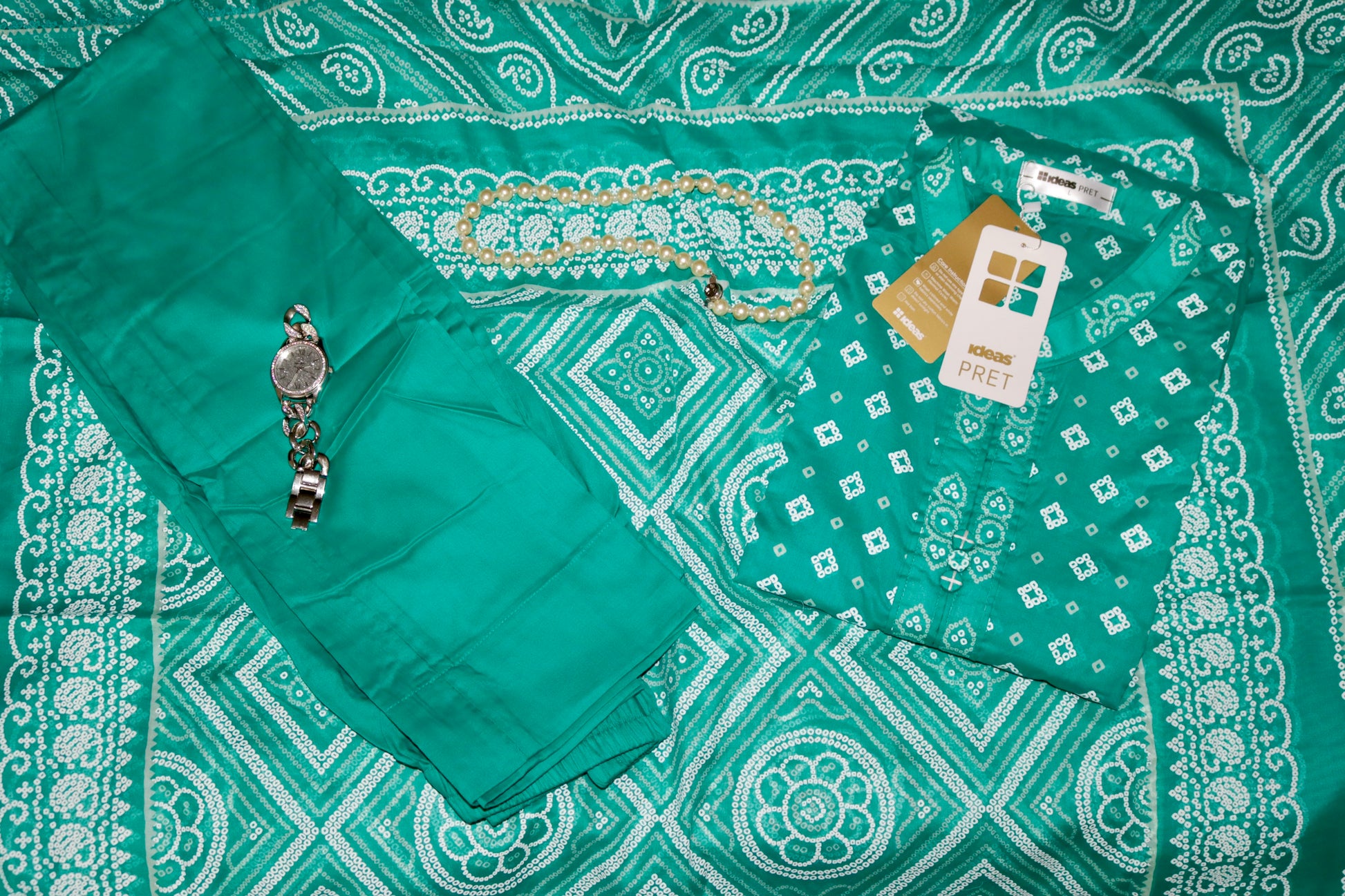 Gul Ahmed brings stitched perfection